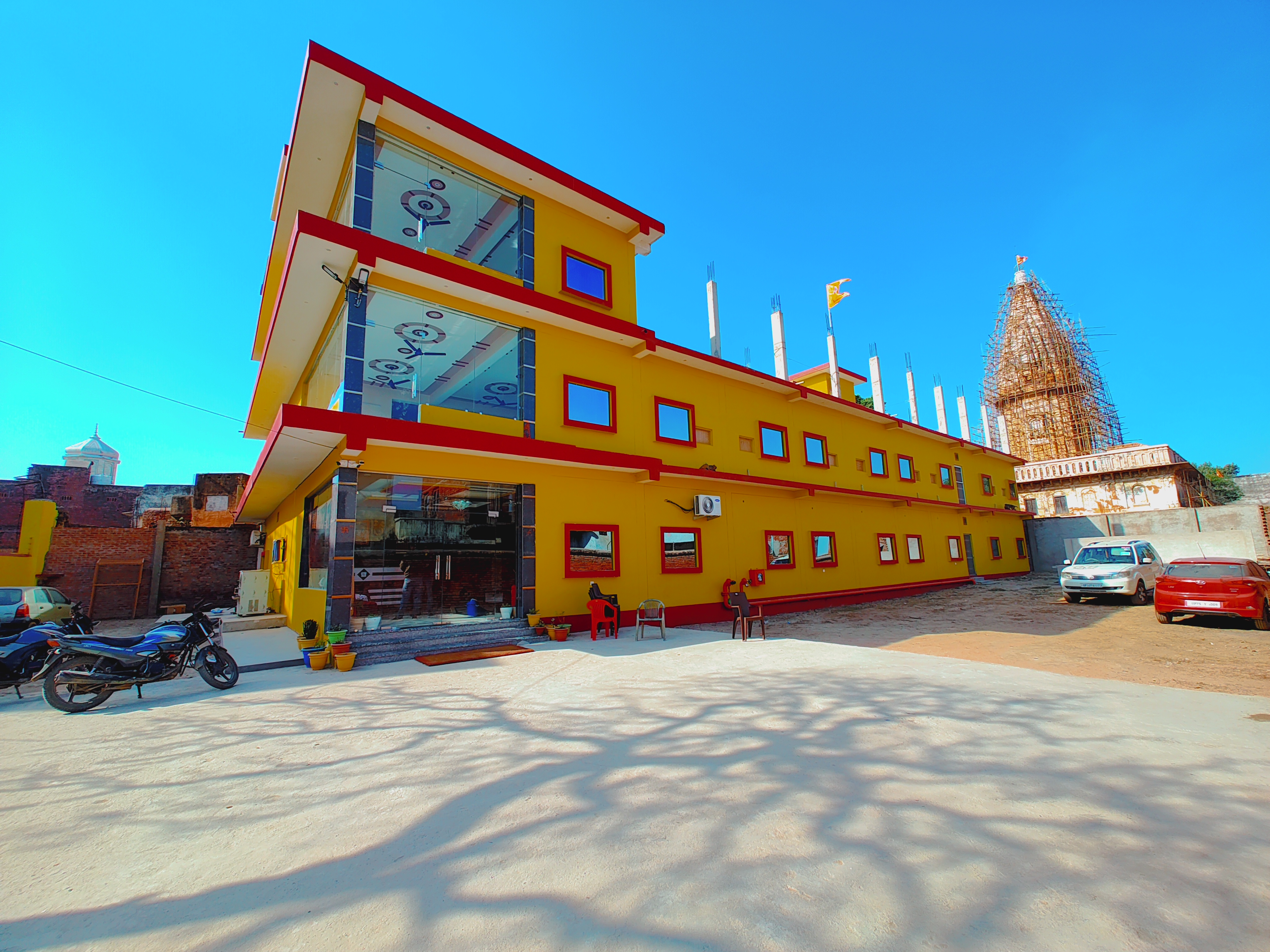 Hotel Shree Venkatesh Nilayam 300 M from Ram Janmabhoomi 